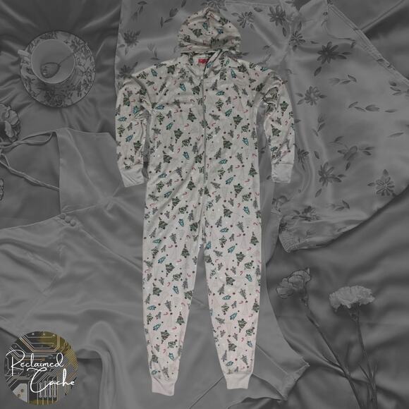 Holiday Family PJs Festive Trees One Piece - Size Medium - Picture 1 of 14